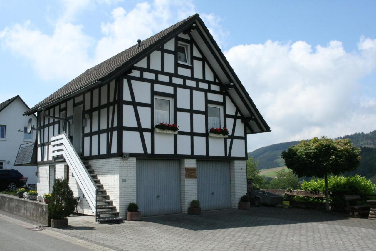 Ferienhaus Zur Ennest Шмаленберг Екстериор снимка