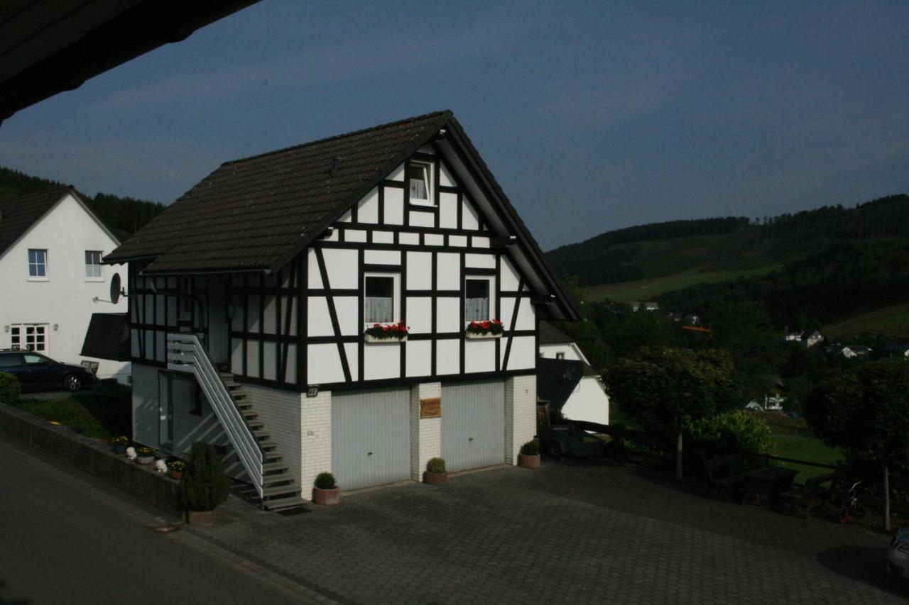 Ferienhaus Zur Ennest Шмаленберг Екстериор снимка